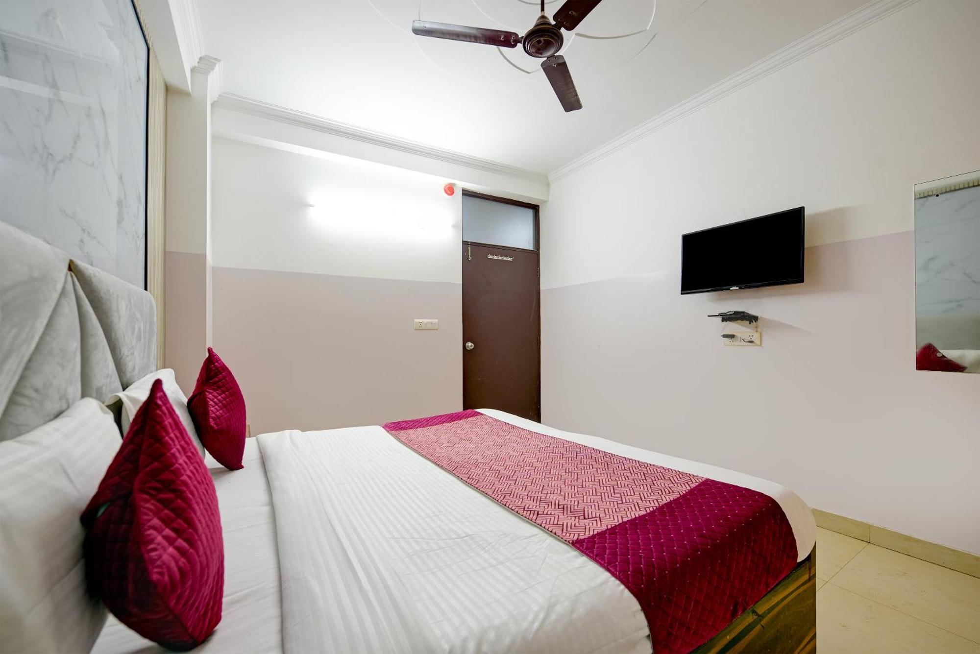 Hotel Galaxy Near Delhi Airport New Delhi Exterior photo